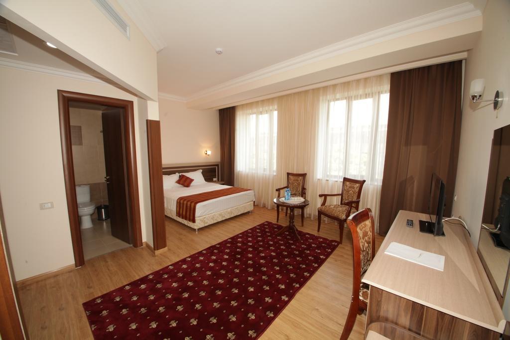 Artsakh Hotel Jerevan Exteriör bild