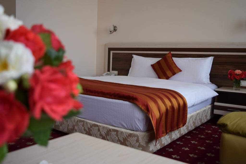 Artsakh Hotel Jerevan Exteriör bild