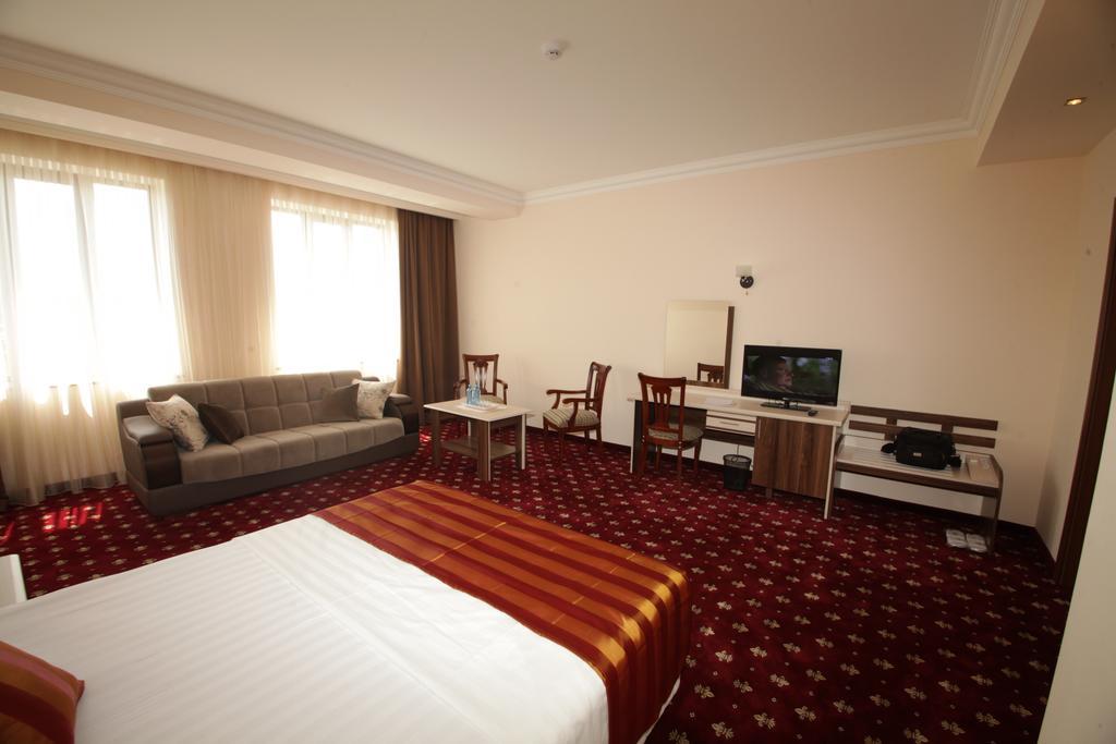 Artsakh Hotel Jerevan Exteriör bild