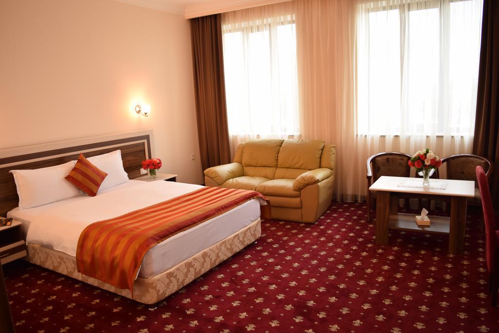 Artsakh Hotel Jerevan Exteriör bild