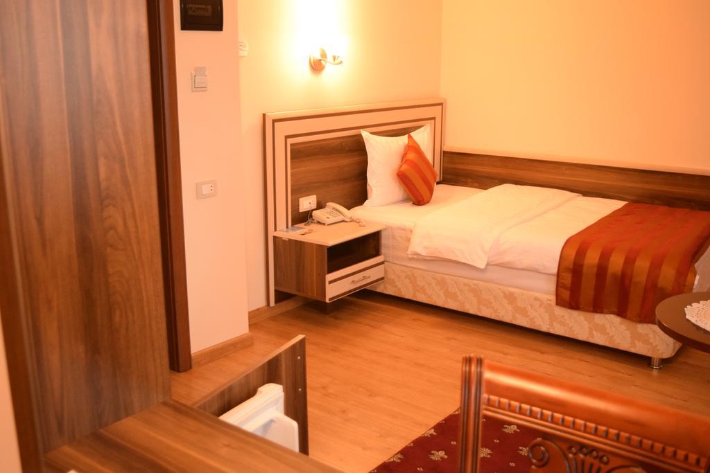 Artsakh Hotel Jerevan Exteriör bild