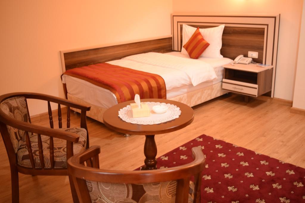 Artsakh Hotel Jerevan Exteriör bild