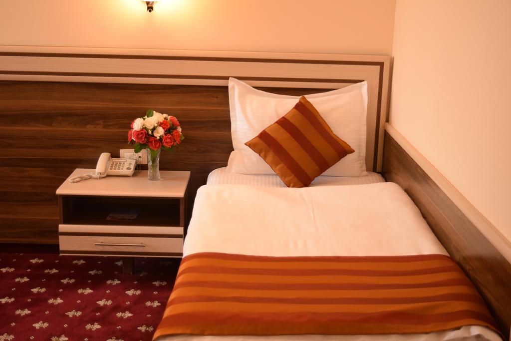 Artsakh Hotel Jerevan Exteriör bild